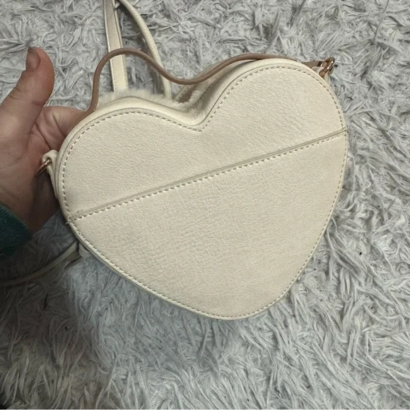 Lauren Conrad Cream Heart-Shaped Faux Fur Bag - Picture 7 of 9